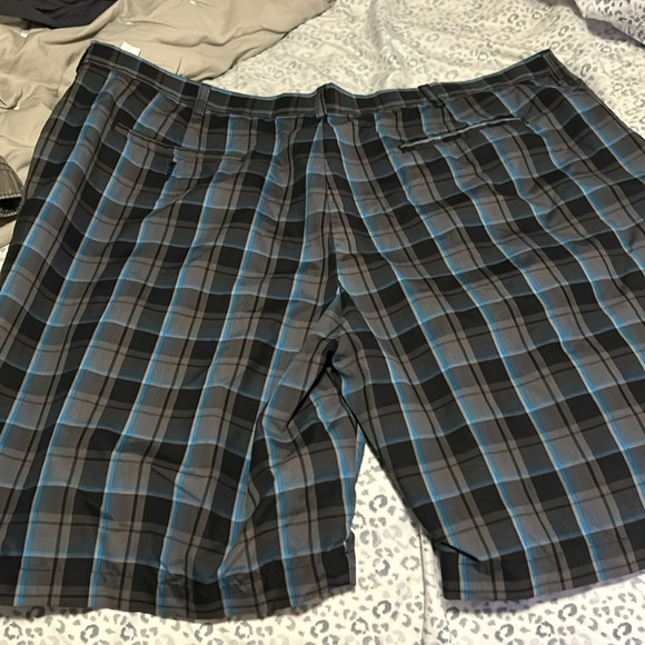 Blue Plaid Ben Hogan Golf Shorts - 42 - Picture 2 of 4
